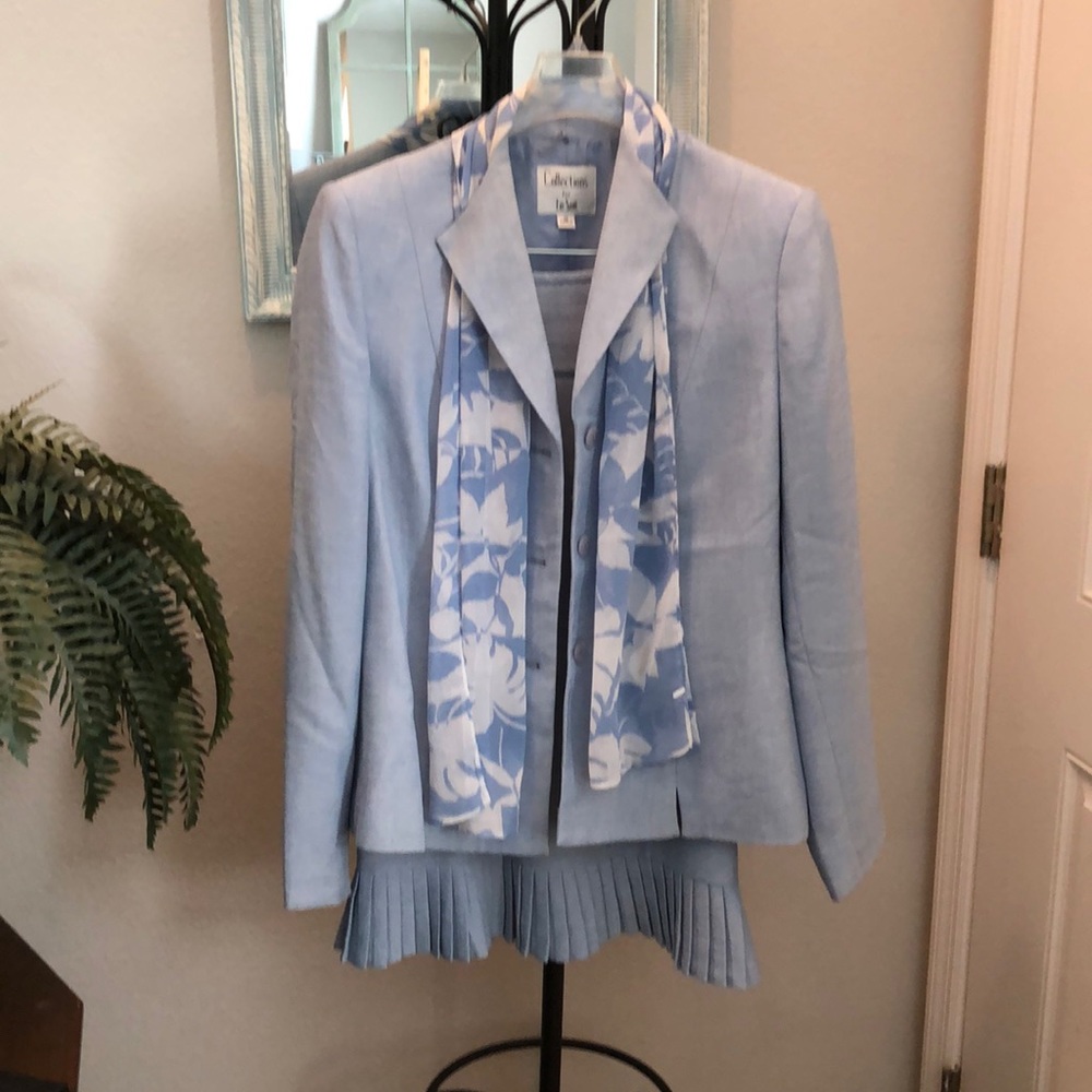 Woman’s Pale Blue Skirt Suit by Le Suit